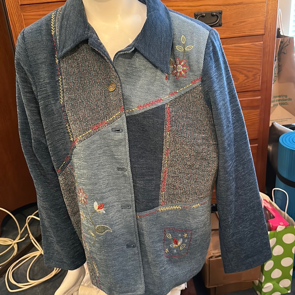 LADIES PLUS SIZE JACKET - Picture 1 of 3